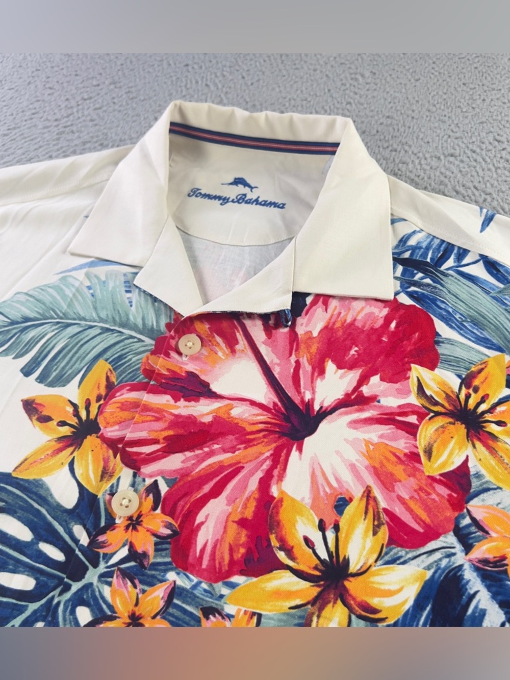Tommy Bahama Camp Shirt Mens Medium Floral Silk Kayo Island Artist Series 2020